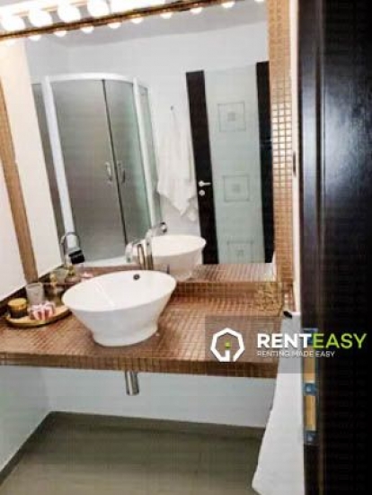 De inchiriat ! Apartament cu trei camere situat in zona Palas